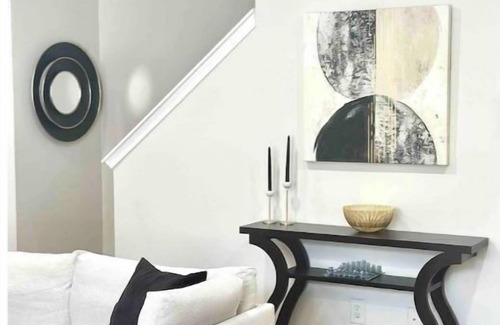 Harwood Lane Casa | Near airport&major highways. Comfort& convenience.