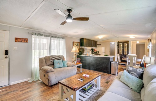 Eriline Casa | Near ATV & Hiking Trails: Home w/ Deck in Oneida!
