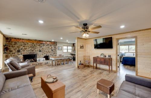 Magazine Casa | Near Blue Mountain Lake and ATV Trails Cabin Escape