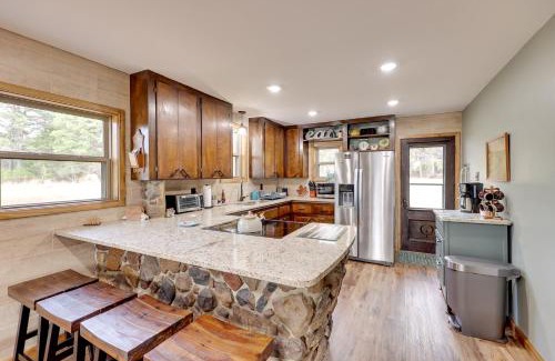 Magazine Casa | Near Blue Mountain Lake and ATV Trails Cabin Escape