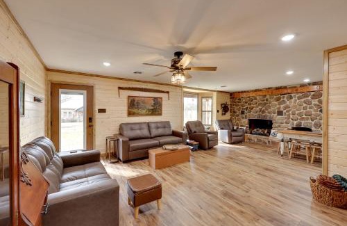 Magazine Casa | Near Blue Mountain Lake and ATV Trails Cabin Escape