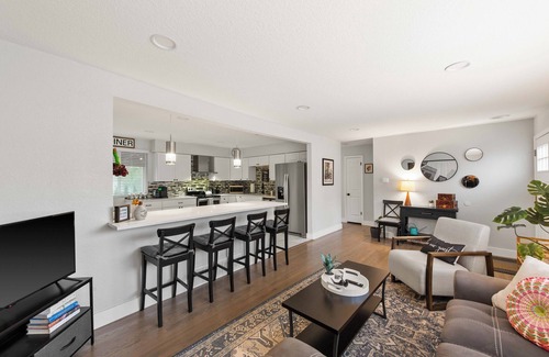 Lamar Heights Area Casa | Near Denver - Sunset Patio, Games & Yard - Gray St