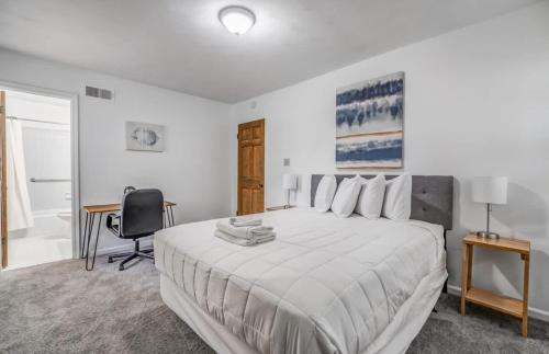 Memphis Casa | Near Dining & Shopping-Tranquility on Tulip Tree