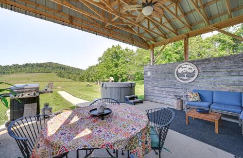 Somerset Casa | Near Dtwn Somerset Tranquil Getaway with Fire Pit
