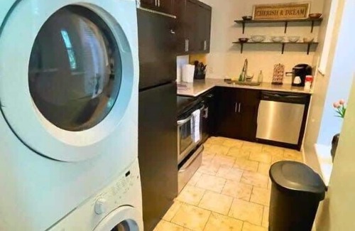 DeBaliviere Place Apartamento | Near Forest Park, WashU, BJ Hospital, CWE 2BR W&D