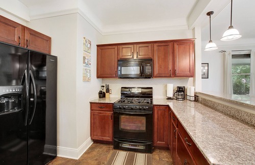 Arabi Casa | CERCA DEL TRIMESTRE FRANCÉS - 4 hab. Inicio - ¡PRECIOS BAJOS! - Barrio más seguro.
