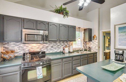 East Greenwich Cabaña | Renovado East Greenwich Cottage en un medio acre!