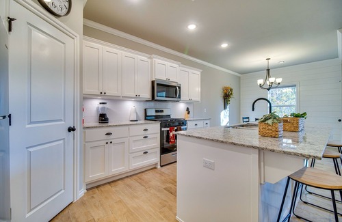 Grove Casa | Near Grand Lake: Charming Grove Home w/ Deck