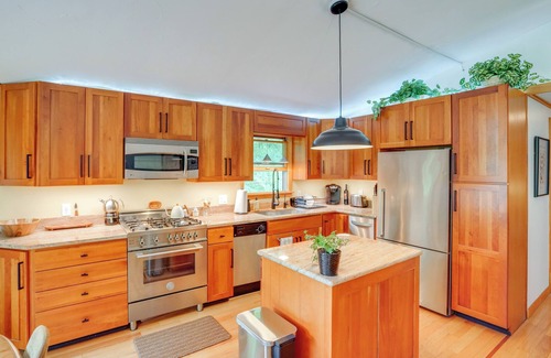 Egremont Cabina | Near Hiking: Renovated 4-Acre Berkshires Retreat!