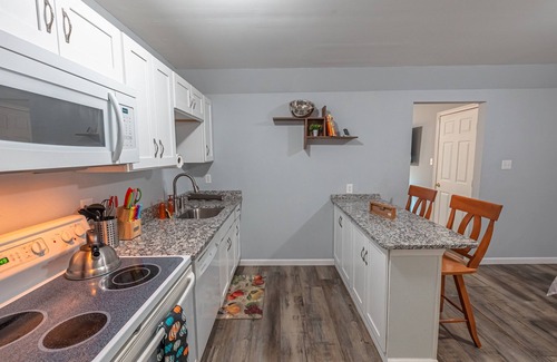 Saylorsburg Casa | Near Hiking & Water Parks!*Wi-Fi*Fireplace*Patio*