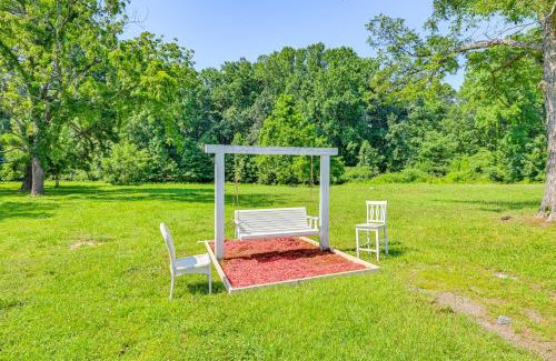 Hidden Valley Casa | Near Hospitals Charming Home with Yard in Charlotte