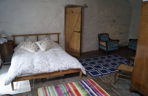 Guillac Otro | Cerca de Josselin y Ploërmel, espaciosa casa rural, grandes jardines privados.