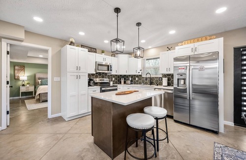 Nancy Casa | Near lake/boat ramp, hot-tub, fire-pit, king suite