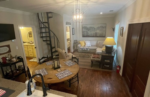 Ramer Casa | Near Montgomery: Voted Top 1% Best Stay