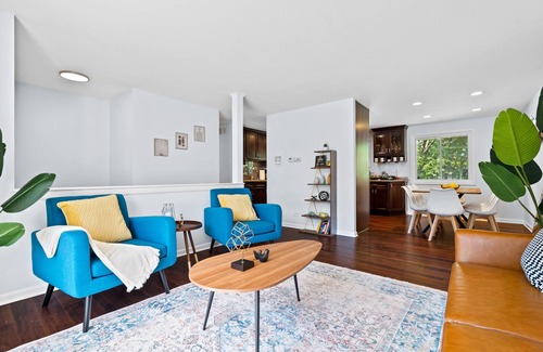 Wasco Casa | Near O’Hare/King Bed/Fenced yard/FirePit+Game room