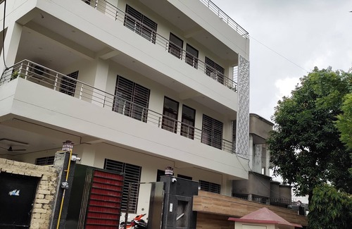 Gomti Nagar Apartamento | Near Taj Hotel | Self-Cooking + Free Breakfast