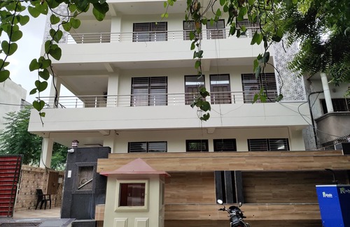 Gomti Nagar Apartamento | Near Taj Hotel | Self-Cooking + Free Breakfast