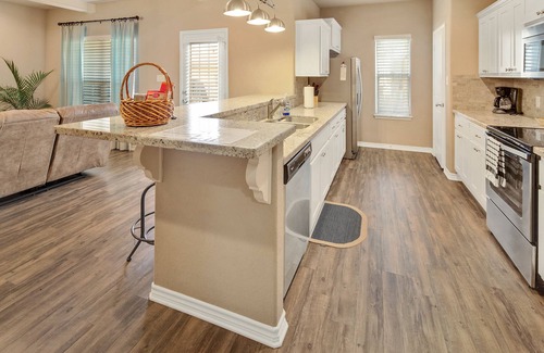 Wellborn Casa | Casa de pueblo ordenada y elegante para su estadía en College Station