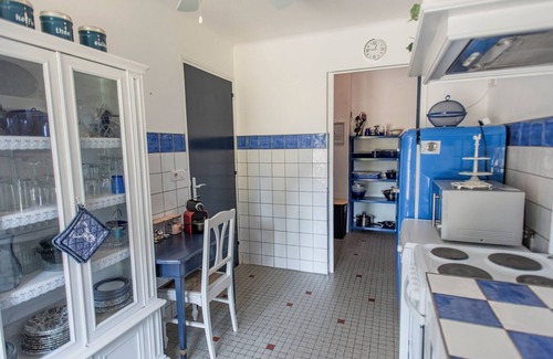 Mazeyrolles Casa | Neat gite with beautiful garden and private pool