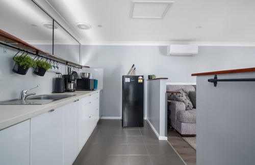 Bathurst Apartamento | Neat & Tidy Studio with Firepit near Bathurst CBD