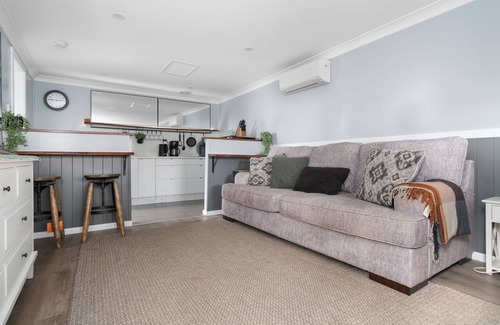 Bathurst Apartamento | Neat & Tidy Studio with Firepit near Bathurst CBD