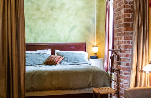 Nebraska City Cama Y Desayuno | Granja victoriana de 1878, actualizaciones modernas, 6 acres en la histórica ciudad de Nebraska