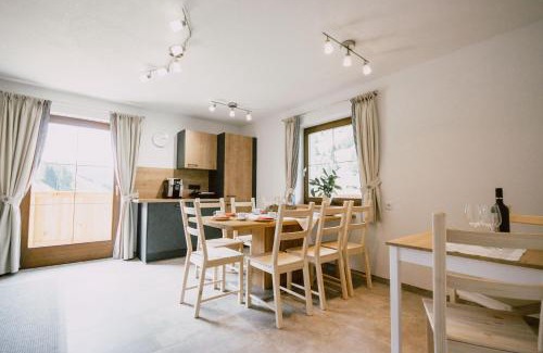 Schmirn Casa | Nedererhof - Zimmer Alpenrose mit Gemeinschaftsküche