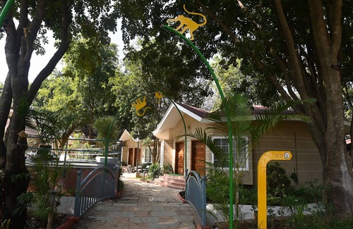 Pachmarhi Complejo | Neelam Foresteria Resort