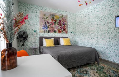 Groningen Apartamento | Neon Nights Studio