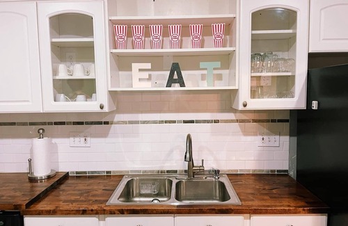 Ohio City Casa | NEST ON VESTRY- Huge Modern UNBEATABLE Proximity