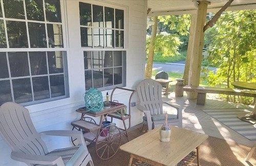 Eagles Mere Cabaña | Nestle en este clásico "Birchwood" Cottage Eagles Mere.