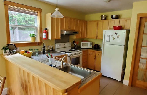 Bar Harbor Casa | Nestled between Bar Harbor and Acadia, a bright and spacious house in the woods