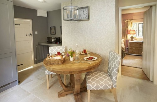 Weston Under Lizard Cabaña | Nestled in the depths of Temple Wood, Pink Cottage is a unique, romantic retreat sleeping two guests