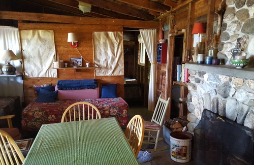 Friendship Cabaña | Enclavado en los árboles con vistas al mar