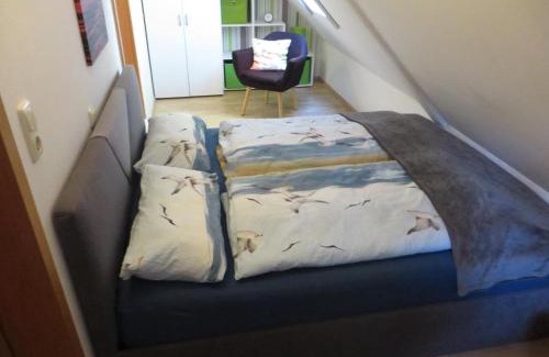 Neuschoo Apartamento | NEU! Ferienwohnung Sonnenschein OG