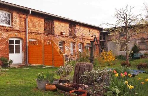 Mesekenhagen Apartamento | NEU Fewo im Bauernhaus mit idyllischem Innenhof und Naturgarten