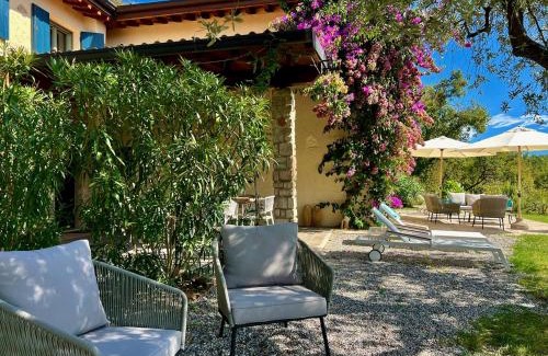 Gardone Riviera Villa | Neu- Villa Ventinove zauberhaft renovierte Landhausvilla mit traumhaftem 180-Seeblick und Park