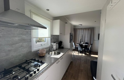 Kamperland Chalet De Esquí | Neues, Gemütliches 4 Personen Chalet mit Sonniger Terrasse