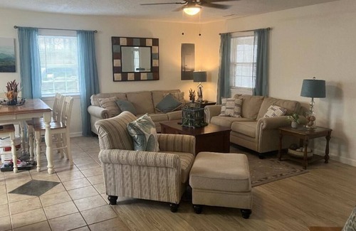 Falls of Rough Casa | Never a Better Day Cabin with Private Lake Access - boat, fish, swim!