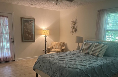 Falls of Rough Casa | Never a Better Day Cabin with Private Lake Access - boat, fish, swim!