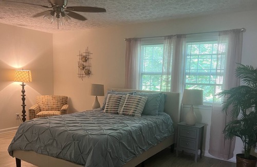 Falls of Rough Casa | Never a Better Day Cabin with Private Lake Access - boat, fish, swim!