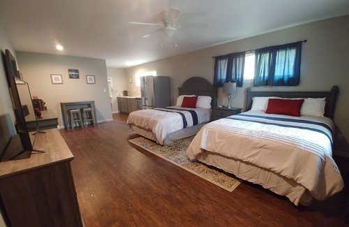 Milam Apartamento | New 1 Bed 1 Bath Apartment with private Boat Slip/Full Kitchen/ Laundry Room