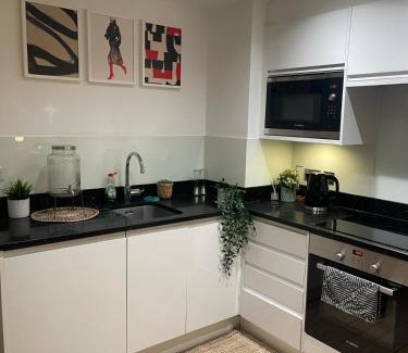 Fairfield Apartamento | New 1 Bed Apartment 12 mins to Central London and Gatwick Airport