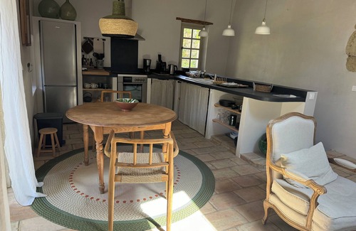 Labaume Apartamento | New - 18th century sheepfold in absolute calm less than 10 minutes from Uzès