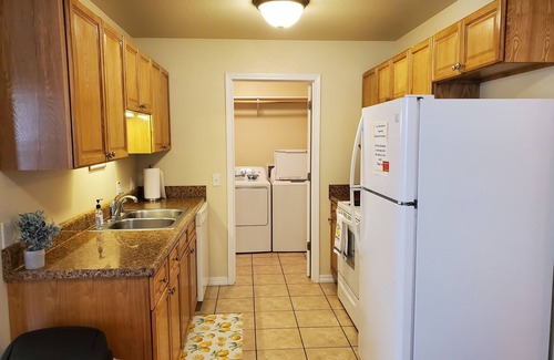 West Plains Casa | NEW! 2 Bedroom 2 Bath Near Downtown West Plains, Neat and Clean!