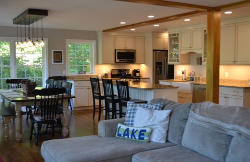 East Wakefield Casa | Nuevo (2017) Hermosa Belleau Lakefront Home para una familia numerosa.