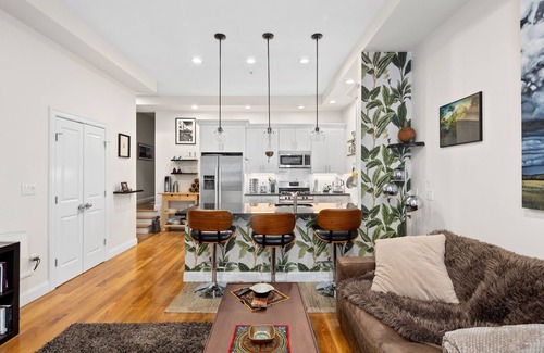 Jeffries Point Condominio | New 2BR|2BA Condo in Jefferies Point with Backyard