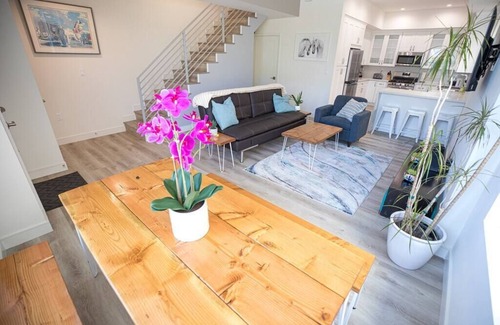 Los Angeles Apartamento | **NEW 2BR DESIGNER TOWNHOUSE WALK 2 UNIVERSAL!**
