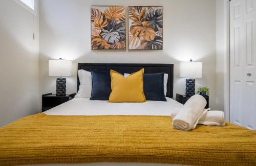 Southeast Calgary Casa | NEW! 2BR Stylish & Private Suite SE! Near Amazing Shopping & Parks! FREE Banff Pass, Netflix, Parking!