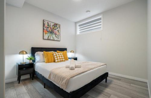 Southeast Calgary Casa | NEW! 2BR Stylish & Private Suite SE! Near Amazing Shopping & Parks! FREE Banff Pass, Netflix, Parking!